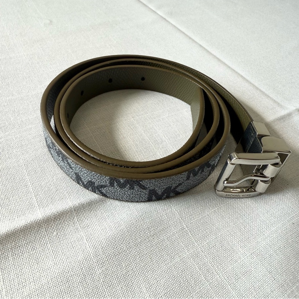 Michael Kors M Women's Twist Reversible Blue/Gray Belt Silver Buckle MK Logo - Picture 2 of 6